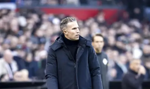 Синът на Робин ван Перси се контузи тежко пред очите на баща си (ВИДЕО) - 1