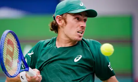 Алекс Де Минор се изстреля към четвъртфиналите в Шанхай след категорична победа - 1