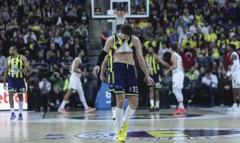 Фенербахче стигна до върха на баскетболната Евролига - 1