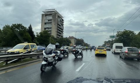 Огромно задръстване на "Цариградско шосе" в София след катастрофа с мотор  - 1
