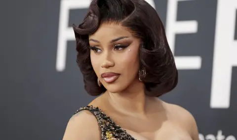 Когато роботът се влюби: Карди Би имаше непредвиден „флирт“ - 1