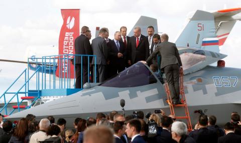 Путин показа на Ердоган изтребител Су-57 (СНИМКИ) - 1