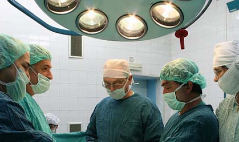 В Университетска болница в Плевен представят роботизиран метод при операции - 1