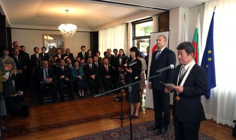 Президентът връчи български висши отличия на японски държавници - 1