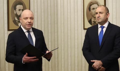 Парламентът гласува кабинета "Габровски" - 1
