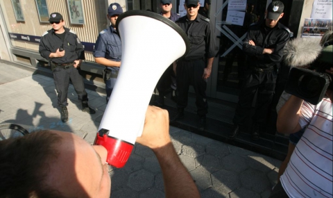 Световните медии: Протестите свалиха Бойко Борисов - 1