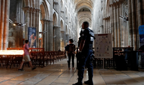 Двама арестувани за атаката във френската църква - 1