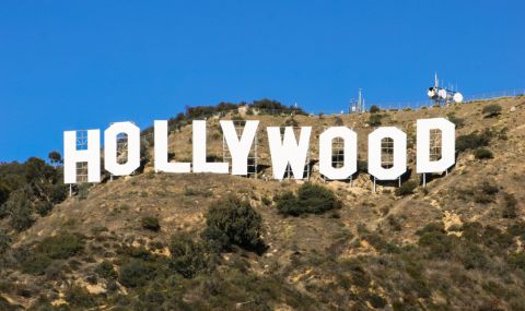 Стачкуващите сценаристи в Холивуд сядат на масата за преговори със студиата  - 1