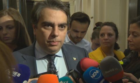 Асен Василев върнал Спецов и Тонев, защото се справяли със събирането на акцизи и данъци   - 1