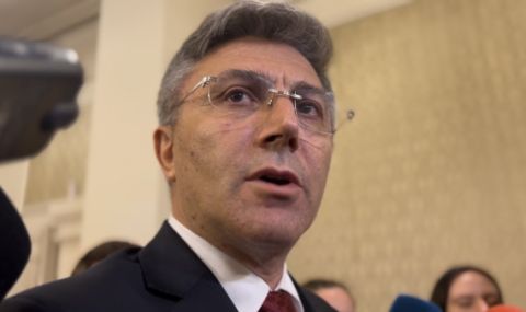 След оставката на Карадайъ парламентарната група на ДПС вече има само един председател - 1