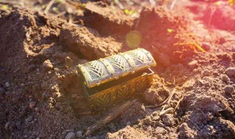 Откриха легендарно съкровище на испанската кралица, потънало в буря край бреговете на Флорида - 1