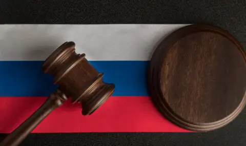 Руският съд удължи задържането на руско-американската журналистка - 1