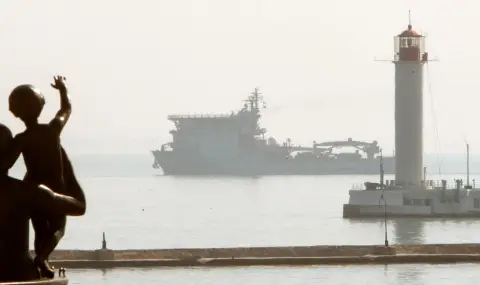 Russian strikes on Ukraine's Black Sea ports threaten grain exports  - 1