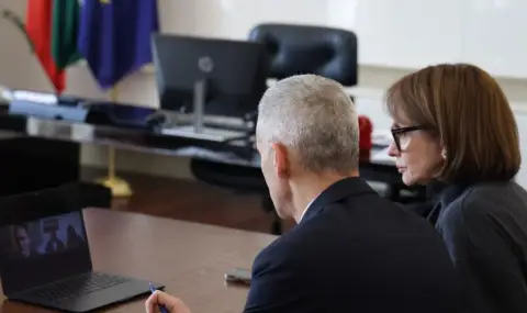 Премиерът Андрей Гюров и външният министър Надежда Нейнски разговаряха с разследващия журналист Христо Грозев