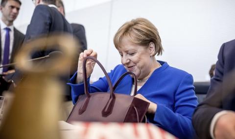 Меркел: Спокойно, Турция няма нужда от спешна помощ - 1