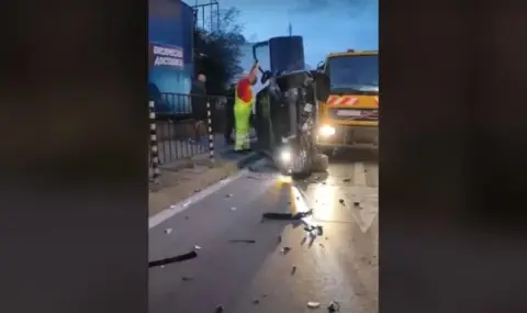 Отново сблъсък между автомобил и цистерна, миеща улиците в София - 1