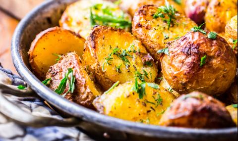 Рецепта на деня: Най-вкусните печени пресни картофки - 1