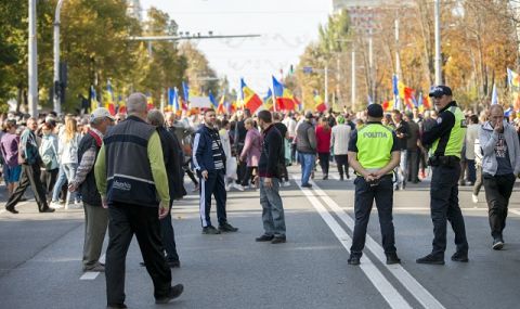 Президентката на Молдова иска полицията да има повече правомощия, за да се справя с проруските протести в страната - 1