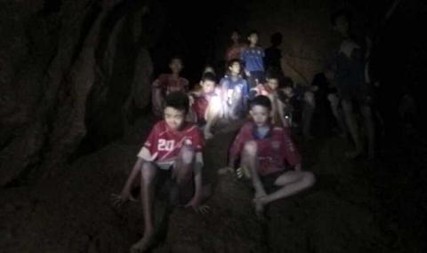 Скоро изписват децата, спасени от пещера в Тайланд (ВИДЕО) - 1