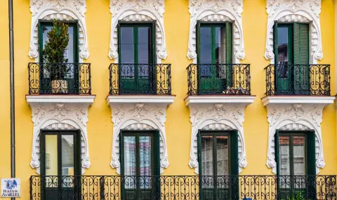 Напаст в Испания: Как се живее безплатно в чуждо жилище - 1