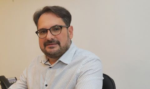Даниел Смилов: Новият кабинет трябва да запази евроатлантическата ориентация и да се справи с корупционната репутация - 1