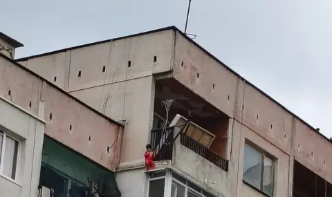 Родителите на увисналото от осмия етаж момче ще се борят да не им отнемат децата - 1