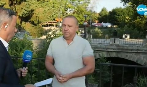 Оправдаха кмета на Калофер за мъжкото хоро в река Тунджа - 1