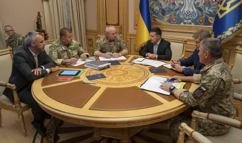Кой ще е новият главнокомандващ на украинската армия? Генерал Александър Сирски отказа предложението на президента Зеленски - 1