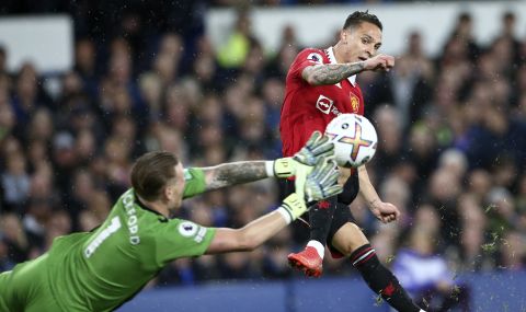 Манчестър Юнайтед се отърси от разгрома срещу Манчестър Сити с убедителен успех над Евертън - 1