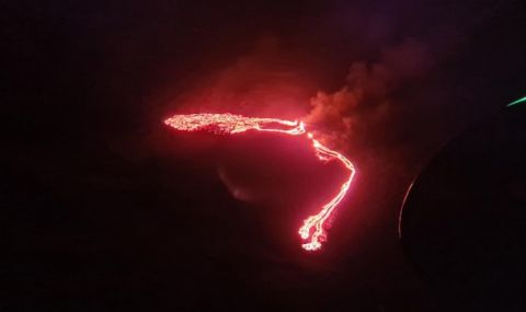 Изригване! Нова активност на вулкан в Исландия - 1