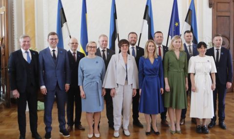 Новото трипартийно правителство на Естония положи клетва - 1