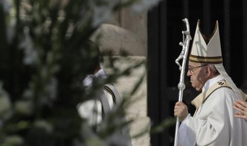 Папа Франциск канонизира две от най-спорните фигури на XX век (СНИМКИ) - 1