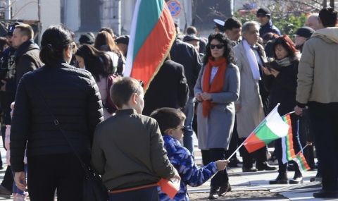 "Националният празник трябва да обединява, а не да разединява" - Даниела Горчева пред ФАКТИ - 1
