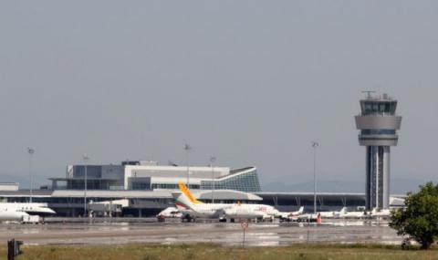 Невиждани спадове отчитат летищата в София, Бургас и Варна  - 1