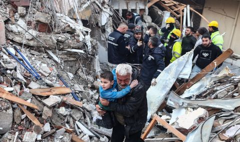 Броят на загиналите при земетресението в Турция и Сирия надмина 16 000 души  - 1