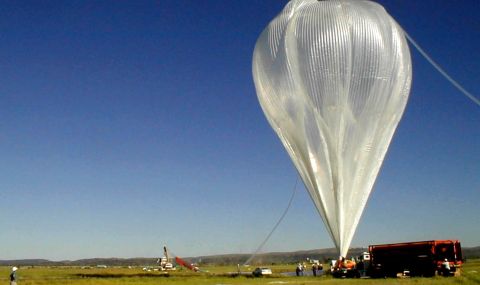 НАСА изстреля научен балон с размерите на стадион в космоса (СНИМКИ) - 1