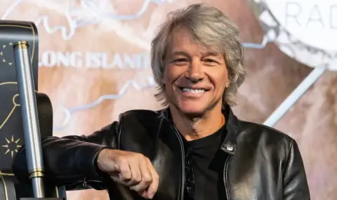 „Бон Джоуви“ тръгват на турне след операцията на гласните струни на Джон Бон Джоуви - 1