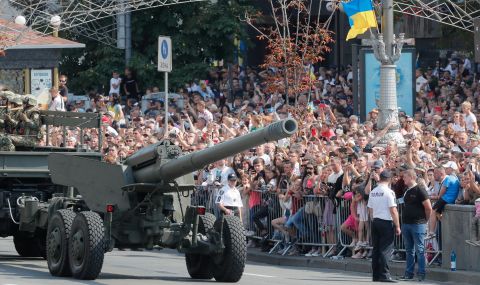 САЩ отпускат още $50 милиона военна помощ за Украйна - 1