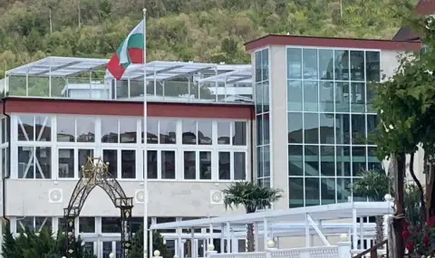 Ще бутне ли Община Несебър ресторант „Аморе“ на самия бряг в курорта „Елените“? - 1