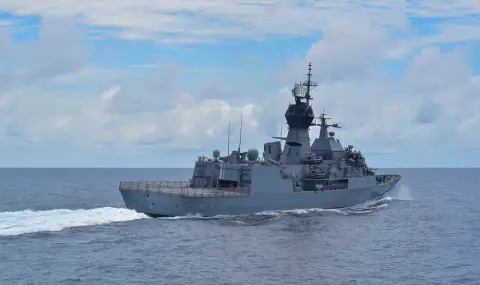 Военен кораб на Австралия премина през Тайванския проток - 1