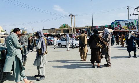 Талибаните блокираха достъпа до летището в Кабул - 1