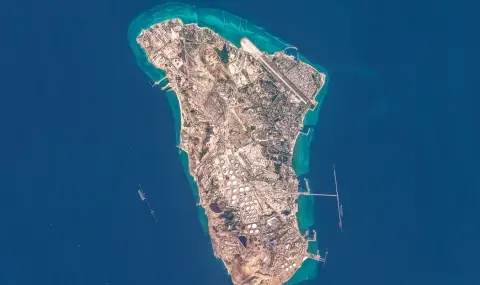 CNN: Иран минира бреговете на остров Харг в очакване на американски десант