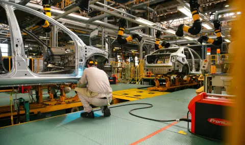 Nissan е в сериозни финансови затруднения - 1