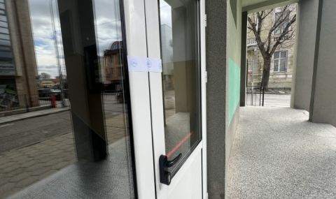 Училища остават затворени и днес заради заплахите - 1