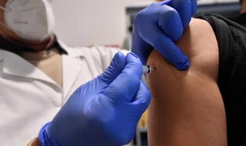 България е последна в ЕС по имунизации срещу COVID-19 - 1