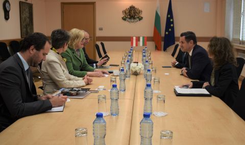 Компания от Топ 10 в производство на чипове в света ще обучава български кадри - 1