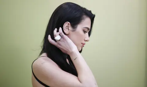 Дуа Липа възражда ретро тенденцията: Маникюр „Костенурка“ - 1