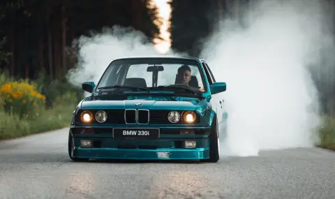 Manual and Rear-Wheel Drive: Why the Classic Formula Still Holds High Respect among Car Enthusiasts  - 1