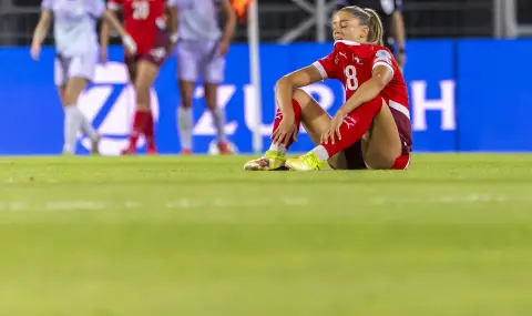 Срам за Швейцария: Женският национален отбор разгромен с 1:7 от 15-годишни  - 1