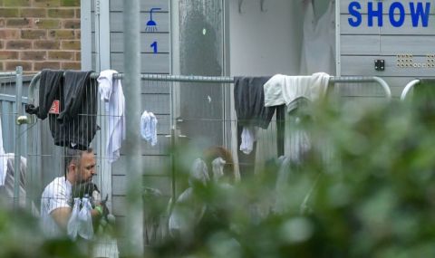 Починал е мигрант от центъра за настаняване в Кент - 1